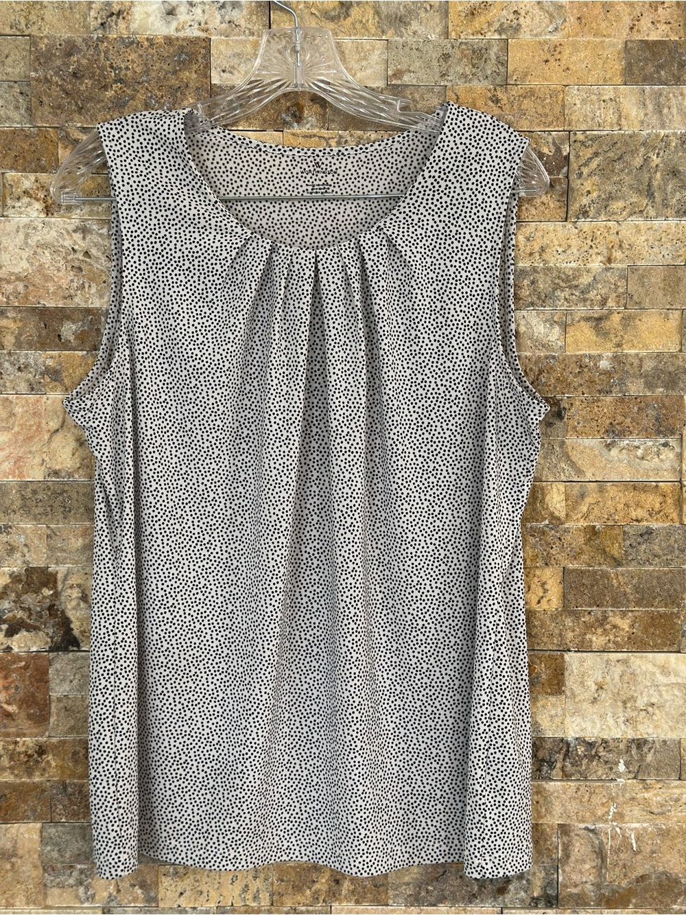 Worthington White and Black Dot Pleated Sleeveless Top